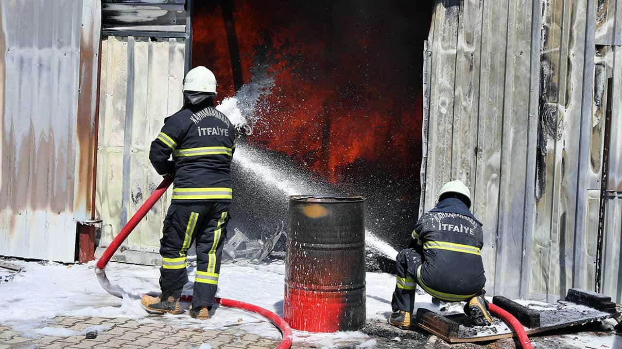 Türkiyədə fabrikdə yanğın olub