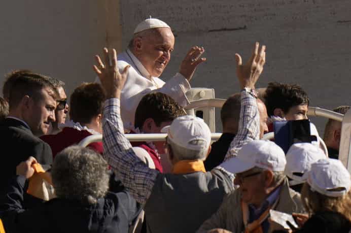 Papa Fransisk qadınlara yepiskoplarda səs vermək hüququ verir