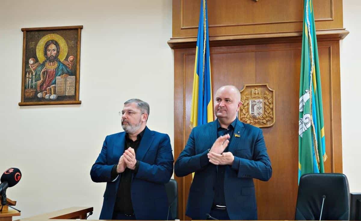 Çernivtsi vilayətində deputatın fəaliyyəti qadağan edilib
