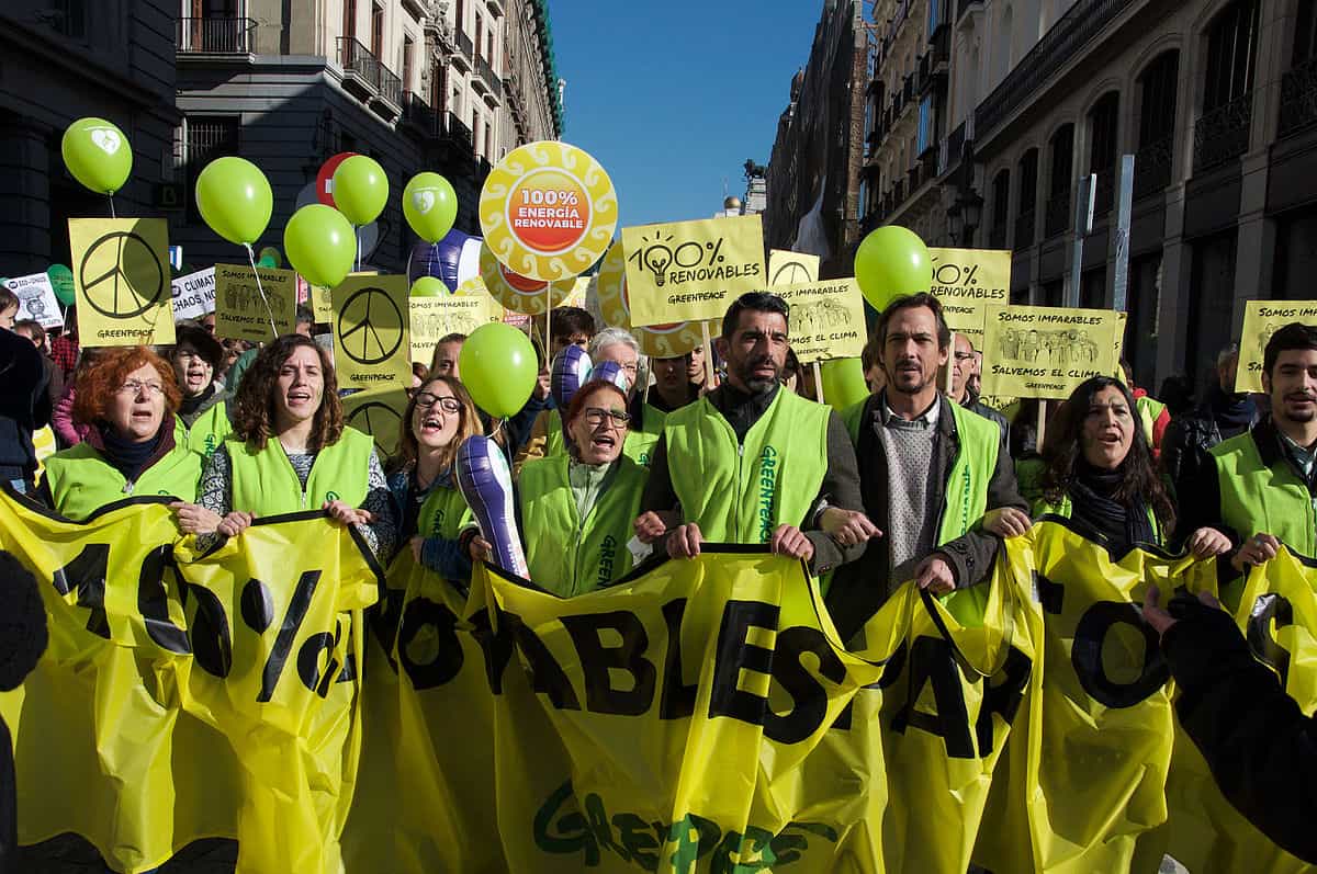 Greenpeace arzuolunmaz təşkilatlar siyahısına əlavə edildi