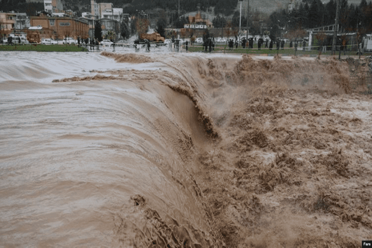 İranda DAŞQIN: Ölənlər var