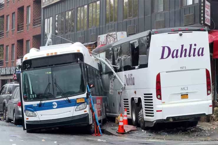 Tur avtobusu qəzaya düşdü, 80 nəfər...