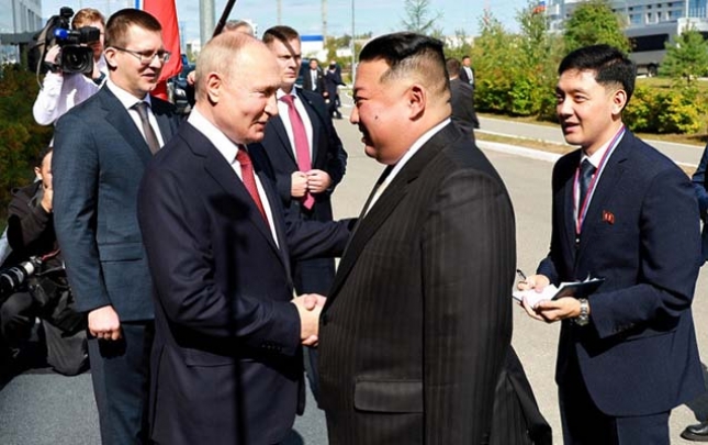 Putin Kim Çen In ilə görüşüb