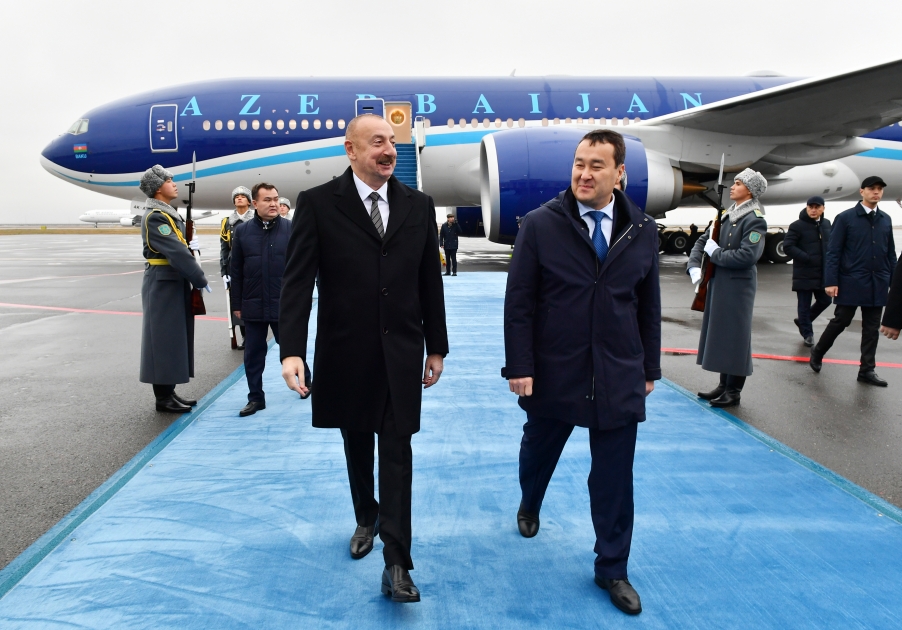 Prezident İlham Əliyev Qazaxıstana səfər edib